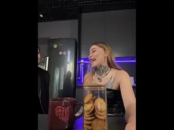 AriWild webcam stripchat model stream image