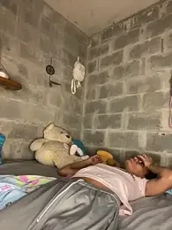 AlexaWarner webcam model stream image