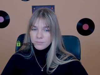 kristy-moon webcam camsoda model stream image
