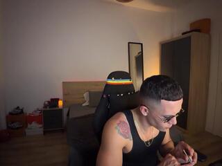 Duncan Collins webcam model stream image