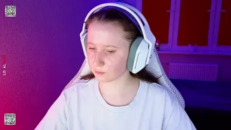 mon_lola webcam model stream image