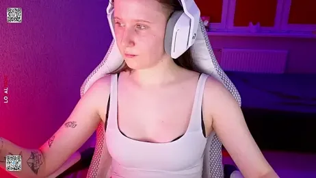 mon_lola webcam model stream image