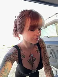 SallyDinosaur webcam model stream image