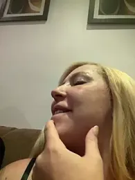 Juuhschmitt webcam model stream image