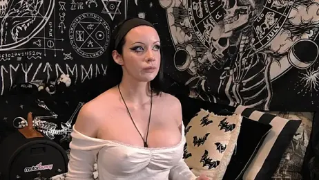 EVILYN webcam model stream image