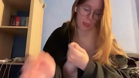 thepretiestgirlhere webcam model stream image