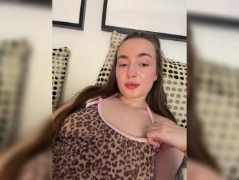 ChloeMeow webcam model stream image