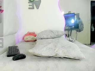 cute-enderlyn21 webcam model stream image