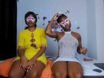 Queenbees webcam model stream image