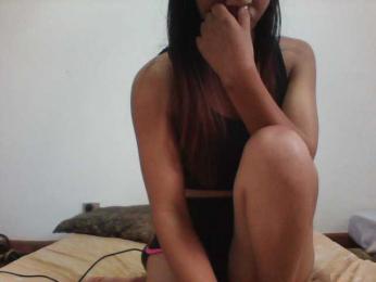 PrettyLie webcam bongacams model stream image