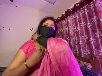 LouleyRanii webcam model stream image