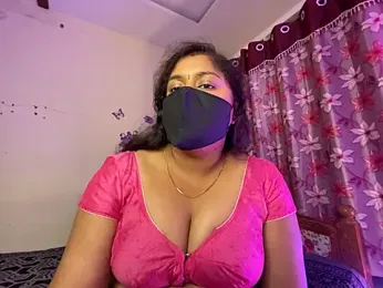 LouleyRanii webcam model stream image