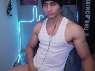Thony Falcon webcam flirt4free model stream image