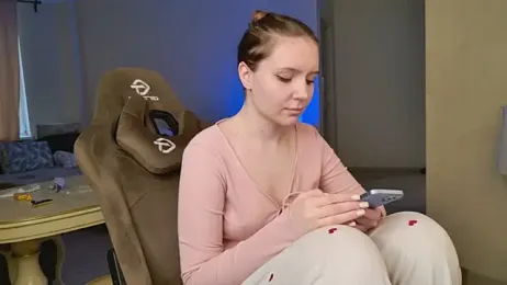 YouHoldMee webcam model stream image
