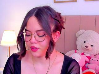 Bella Fontana webcam flirt4free model stream image