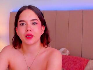 Bella Fontana webcam model stream image