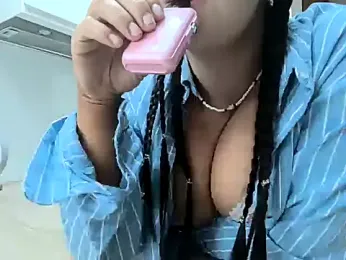 MoonlitLust webcam model stream image