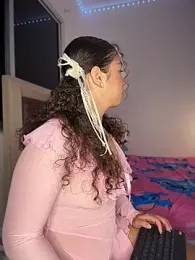 Shara_dreams webcam model stream image