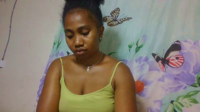 Meralda webcam cam4 model stream image