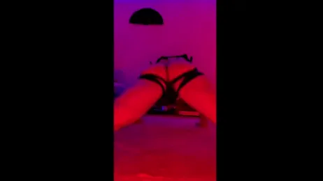Mikev webcam model stream image