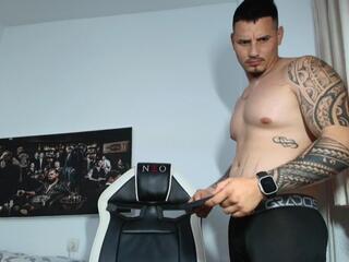 Milan Thomson webcam flirt4free model stream image