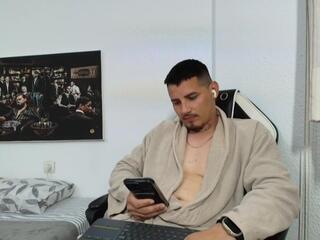 Milan Thomson webcam model stream image