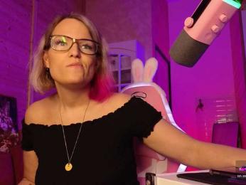 Findom_Lady_Shine webcam model stream image