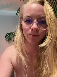 LinaLeana webcam stripchat model stream image