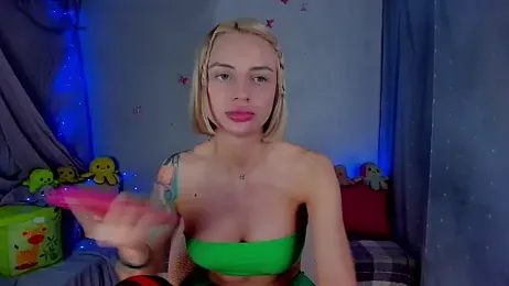 YourLizzyDoll webcam model stream image