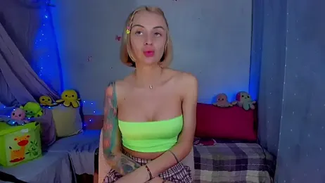 YourLizzyDoll webcam model stream image