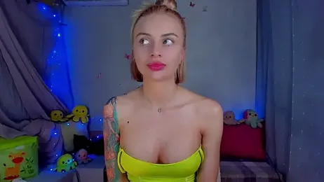 YourLizzyDoll webcam model stream image