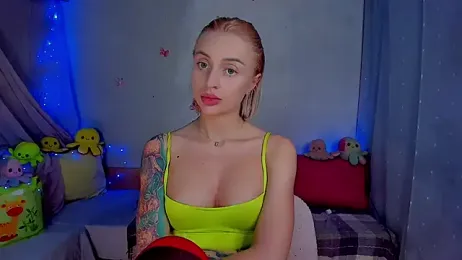 YourLizzyDoll webcam model stream image