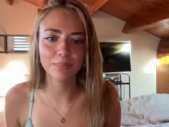 honeyyy95 webcam chaturbate model stream image