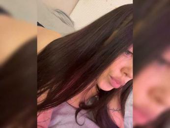 -Hennessy- webcam model stream image