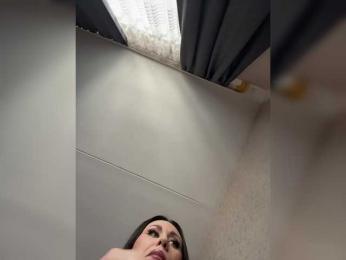 -Hennessy- webcam bongacams model stream image