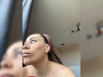 -Hennessy- webcam model stream image