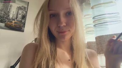 MarvaHelland webcam model stream image