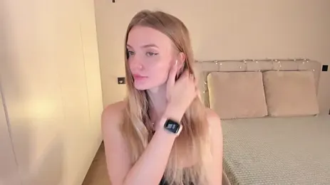Maily__Trees webcam model stream image