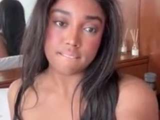 naommiscott webcam model stream image