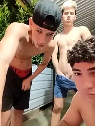 3hornys-straights webcam model stream image