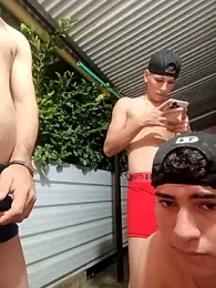 3hornys-straights webcam model stream image