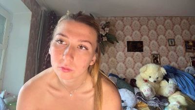 EmilieKooker webcam model stream image