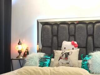 Lola Dove webcam flirt4free model stream image