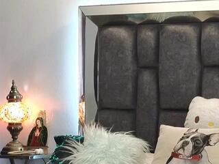 Lola Dove webcam model stream image