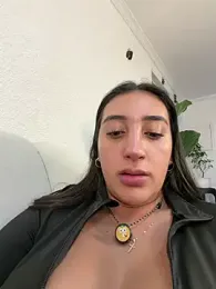 Hannahoff webcam model stream image