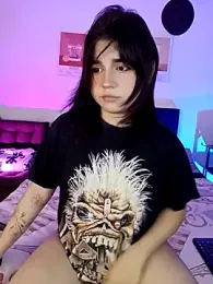 Daniellesins1 webcam model stream image