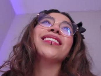 loveegirll webcam model stream image
