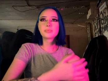 AnnieTouch webcam model stream image