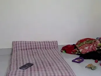lovely_jullyy webcam model stream image