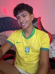 Leonarrrd_01 webcam model stream image